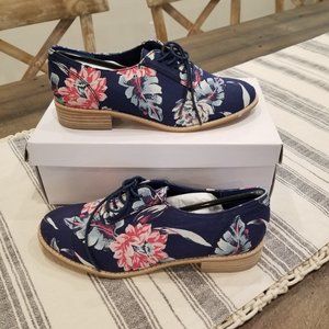 Gap Printed Structured Oxford Navy Floral, Women, Size 8.0 US, NWT